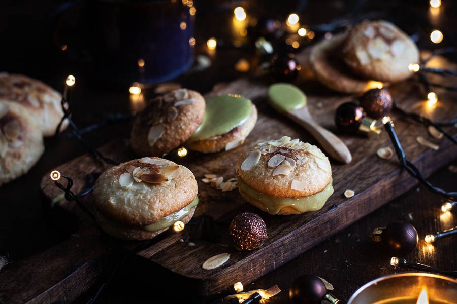 Eenvoudige Amandel koekjes met pistache crème