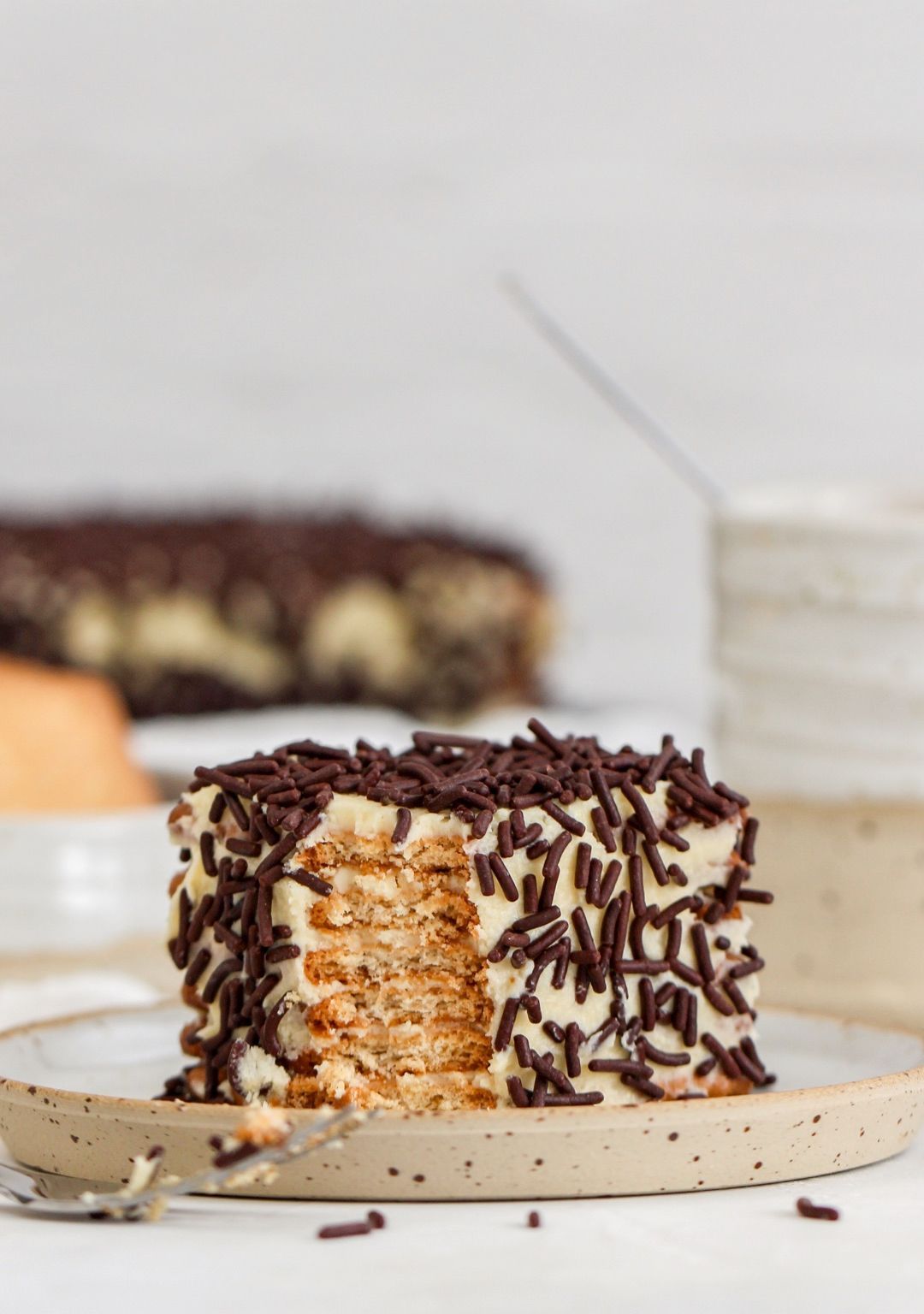 Petit beurre taart of koekjestaart, met koffie & amaretto