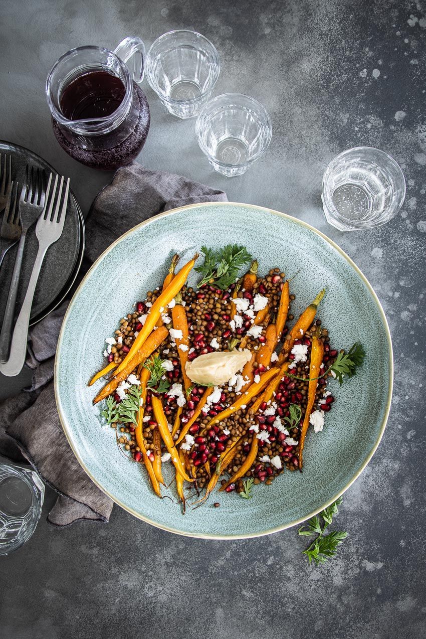 Linzensalade met wortel en tahinidressing