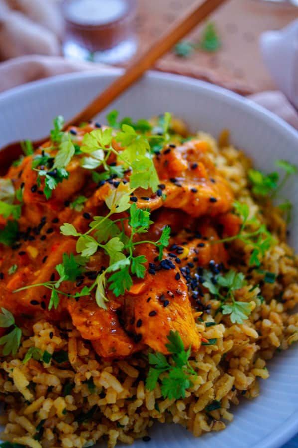 Kip in currysaus en ananas
