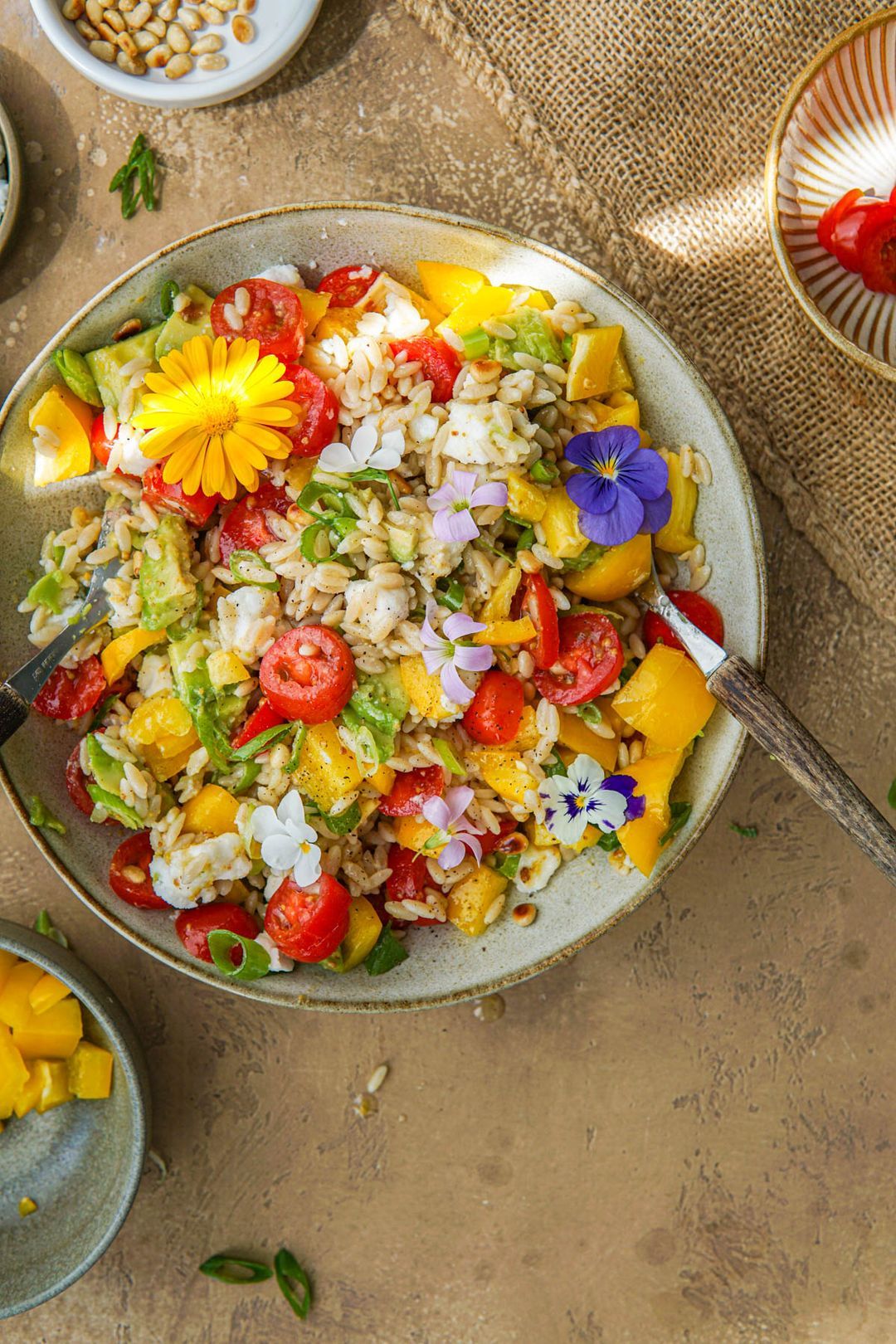 Orzosalade met zelfgemaakte mosterd vinaigrette