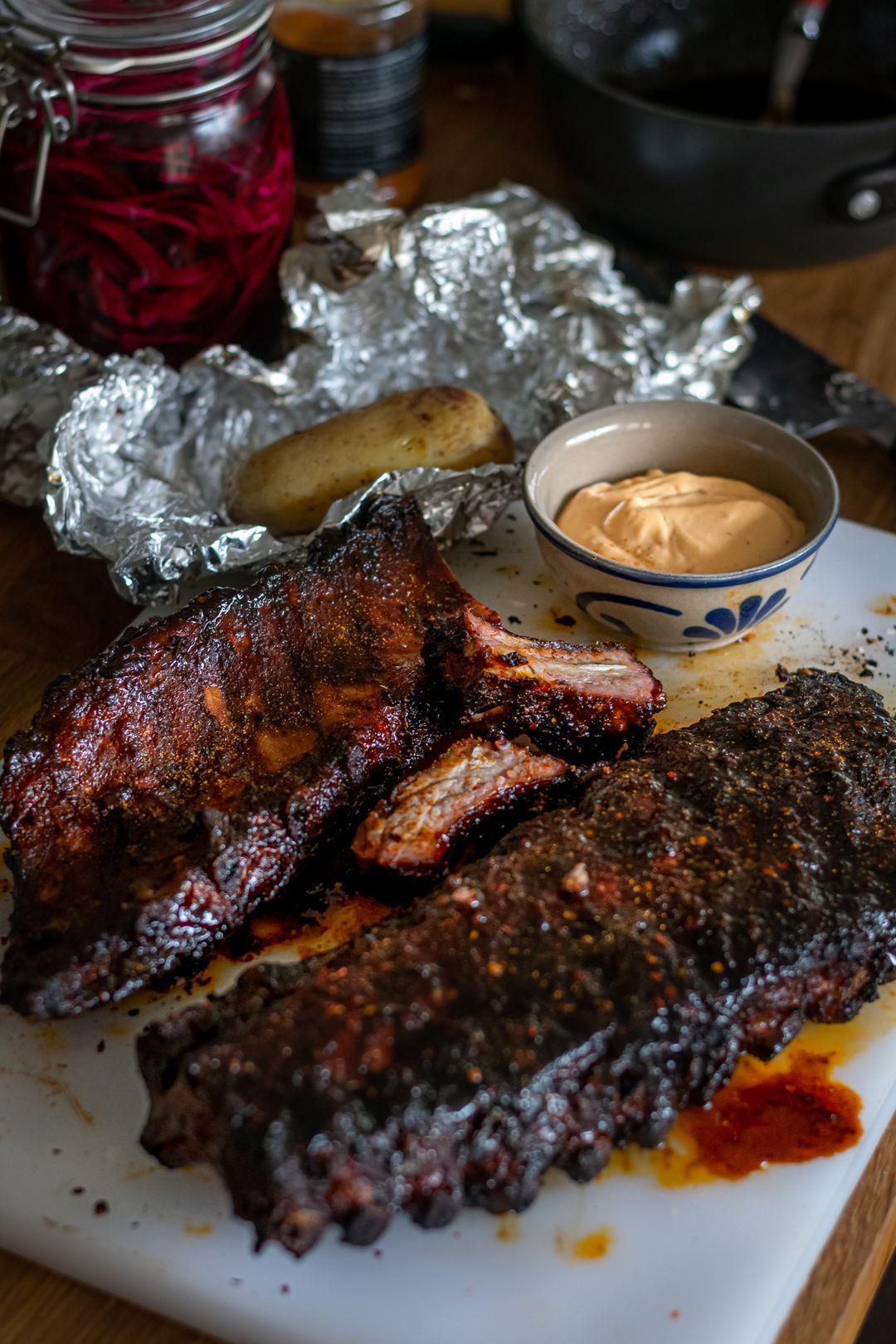 Ribbetjes met kruidenrub en cola