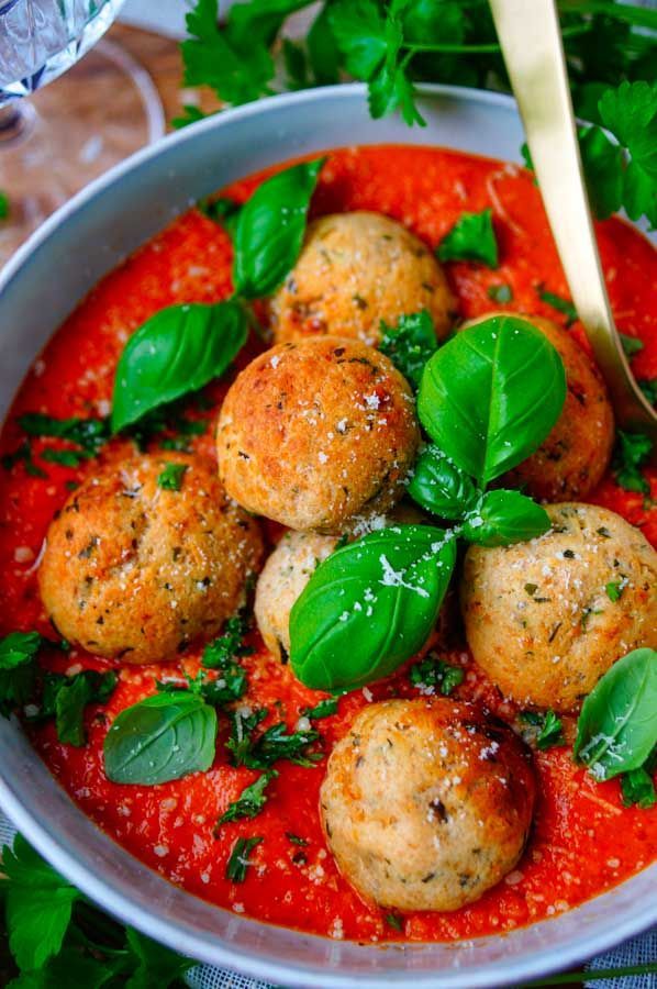 Ricotta balletjes in tomatensaus