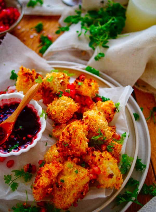 Kipnuggets met popcorn