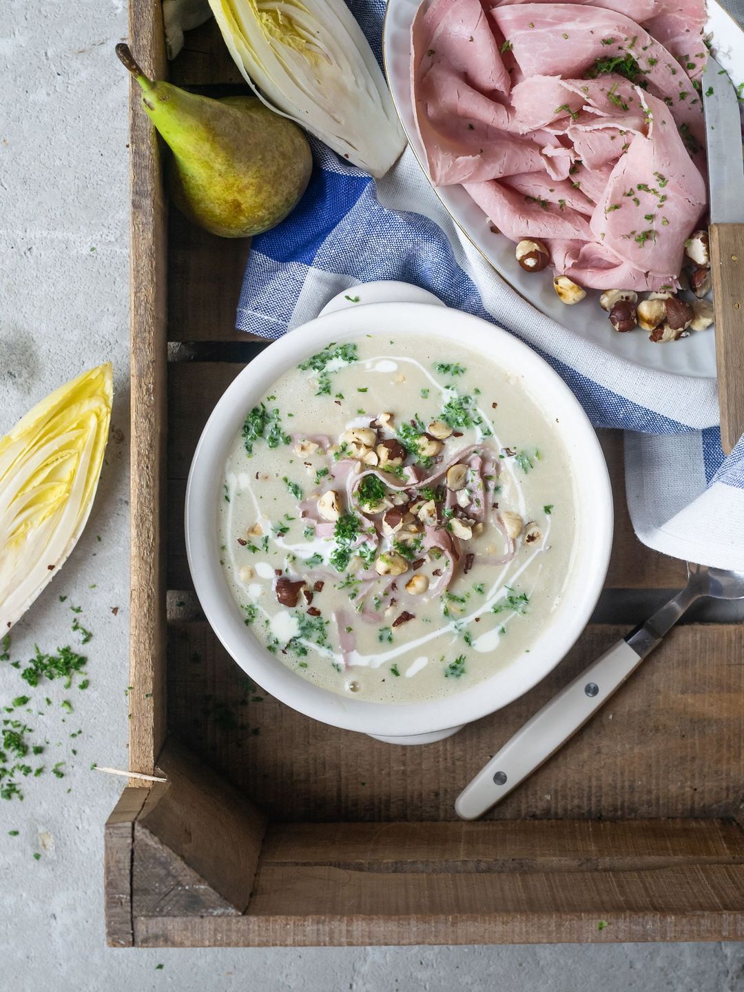 Witloofsoep met peer, Meesterlyck ham en hazelnoot