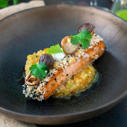 Zalm, teriyaki risotto van parelcouscous en shiitake