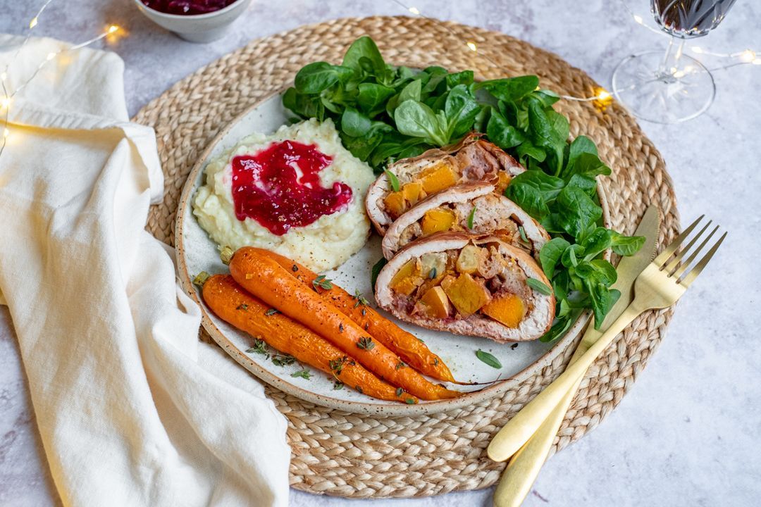 Kalkoenrollade met butternut, appel en walnoten