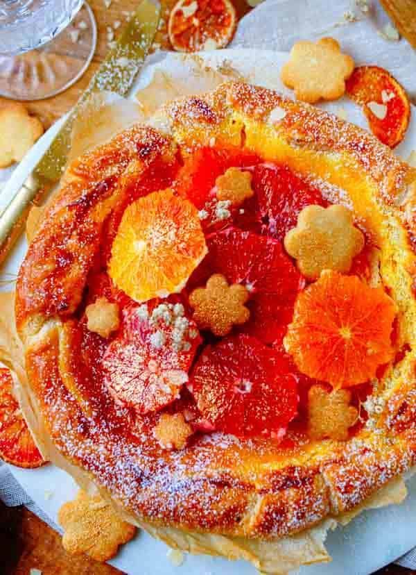 Bladerdeeg taart met cheesecake vulling
