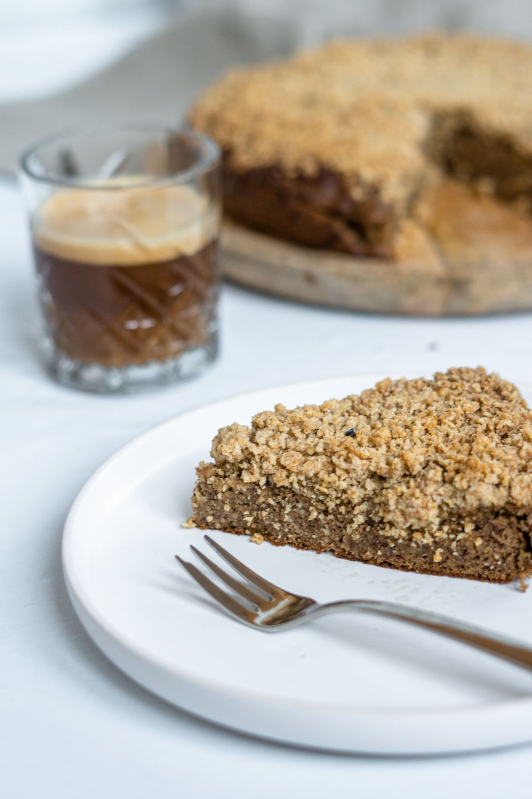 Bananen-koffie crumble cake