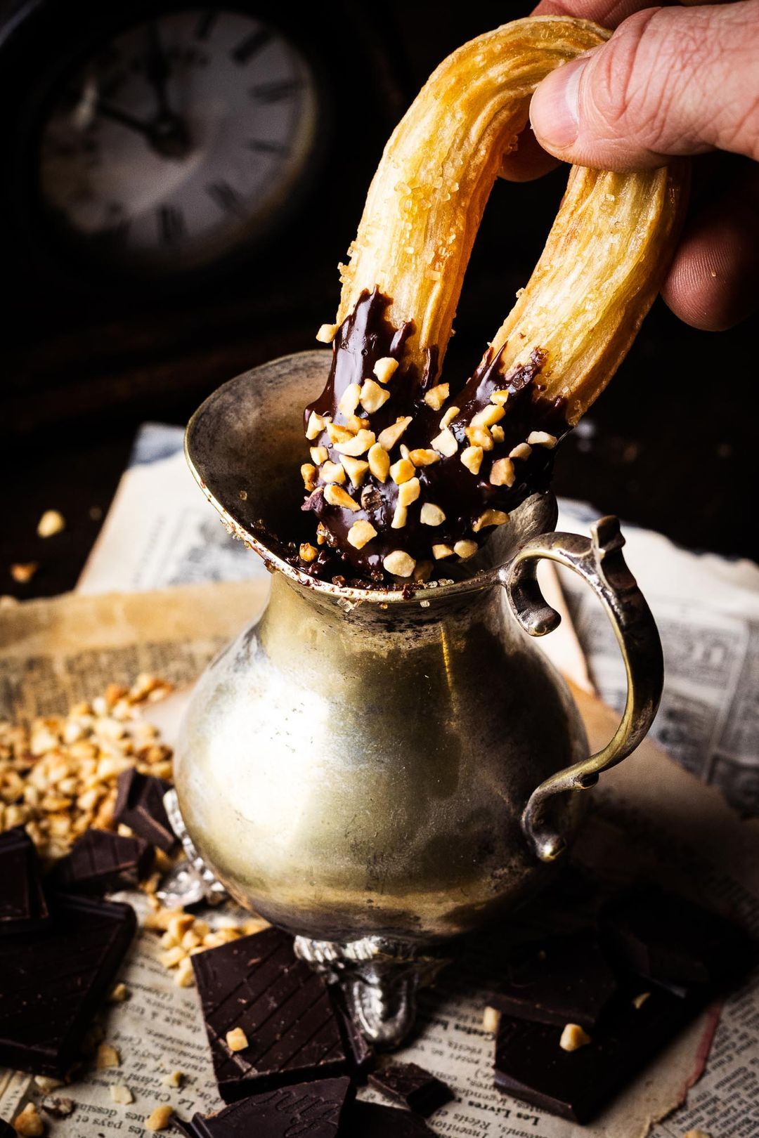 Gemakkelijk de beste gerookte chocoladesaus maken voor bij churros