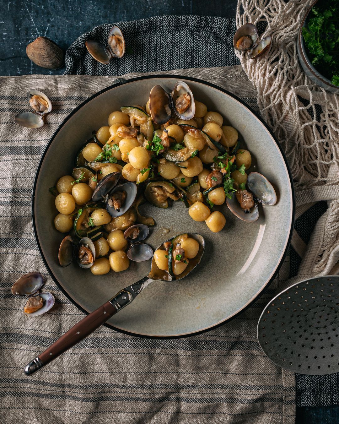 Vongole met gnocchi en courgette | Variant op een oerdegelijke klassieker