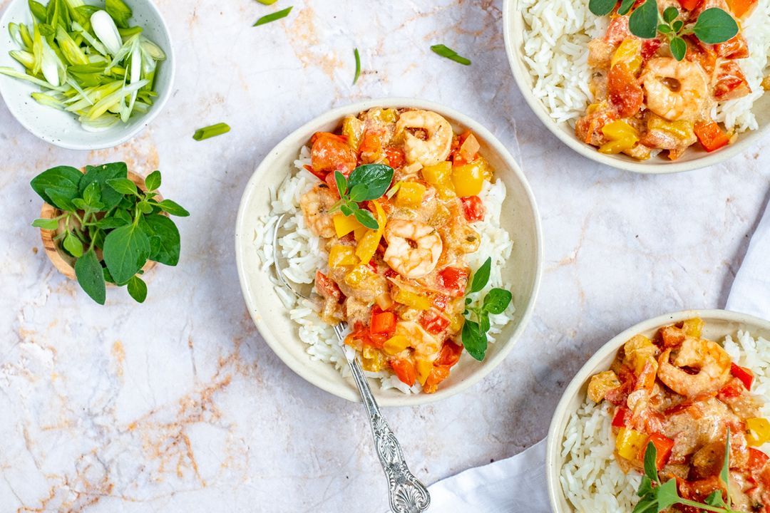 Rijst met scampi's en romige paprikasaus