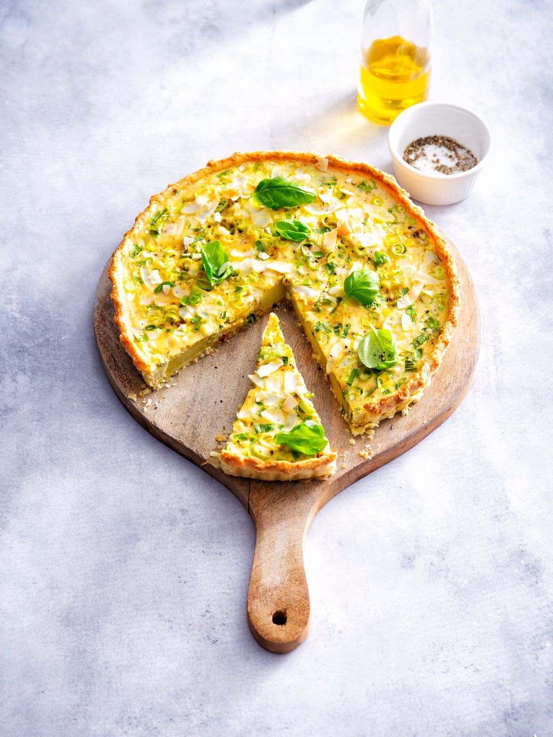 Quiche van kokosdeeg met spicy kokos-aardappelvulling