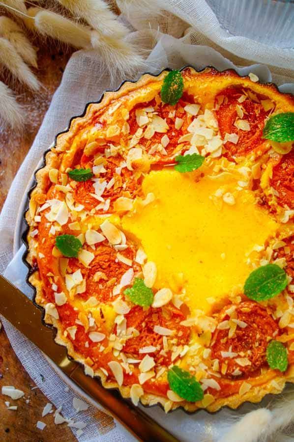 Frangipanetaart met pistache en abrikozen