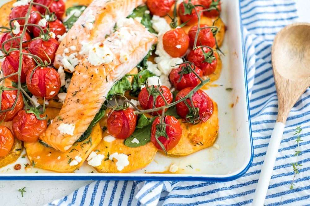 Ovenschotel met zalm, zoete aardappel en feta