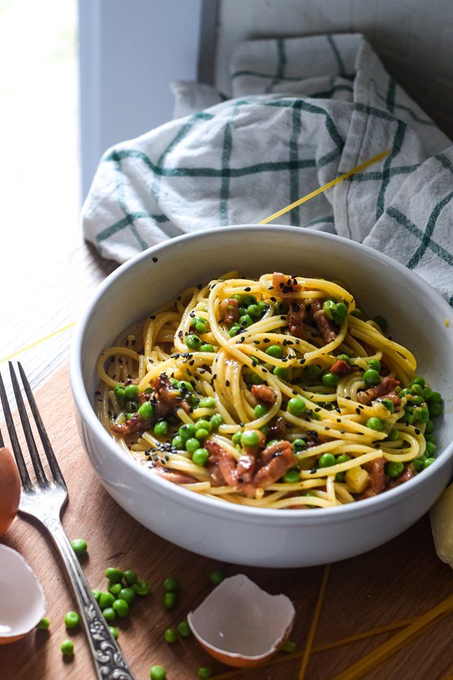 Carbonara spaghetti met erwtjes