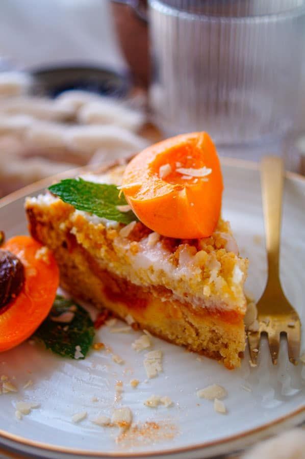 Cake met abrikozen en crumble