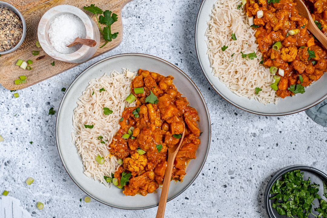Vegetarische curry met zoete aardappel, bloemkool & kikkererwten