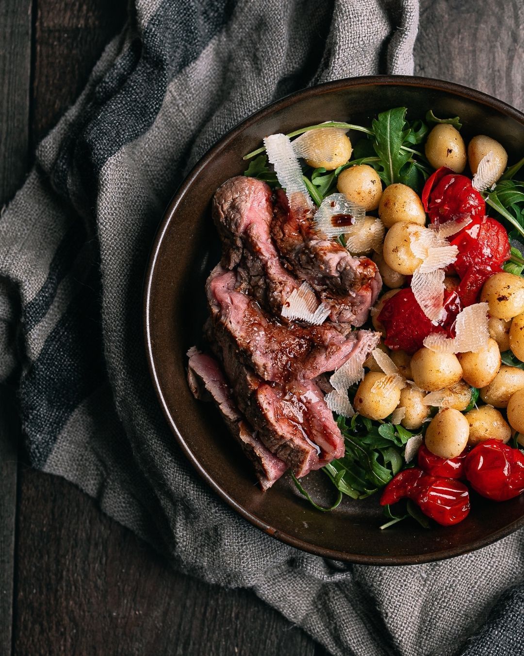 Snel & simpel: Gnocchi met biefstuk & roasted kerstomaatjes 💚🤍❤️