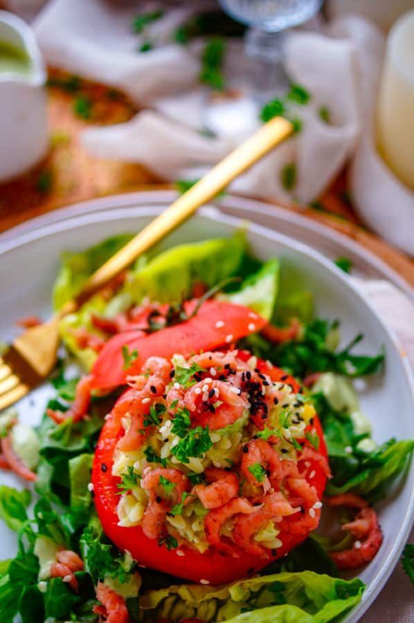 Gevulde tomaten met pasta en garnalen