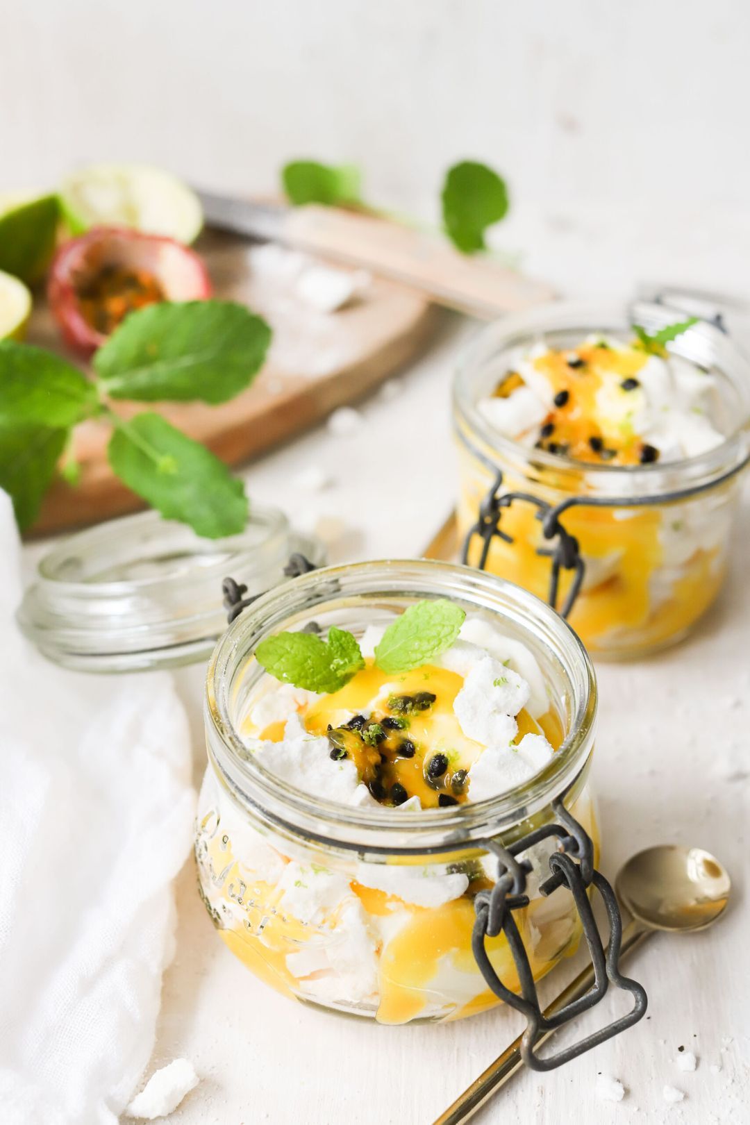 Eton mess met meringue en passievruchten-limoencurd