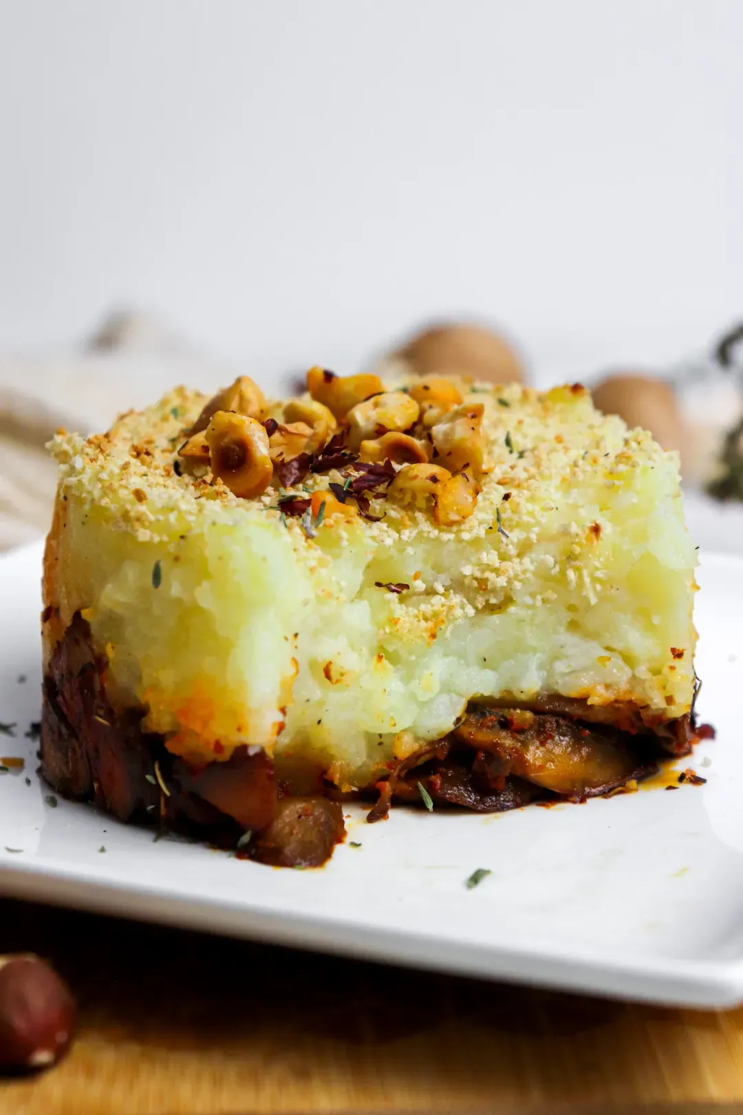 Vegetarische shephard's pie met champignons en hazelnoten