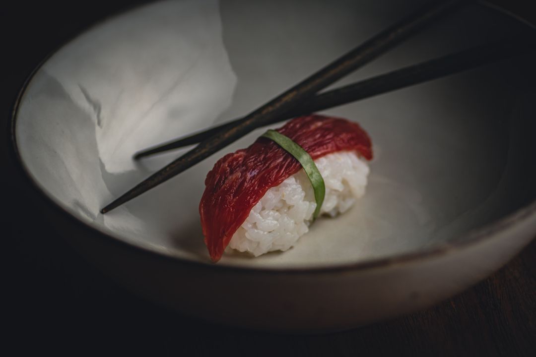 Nigiri met simmental filet pur en dragon