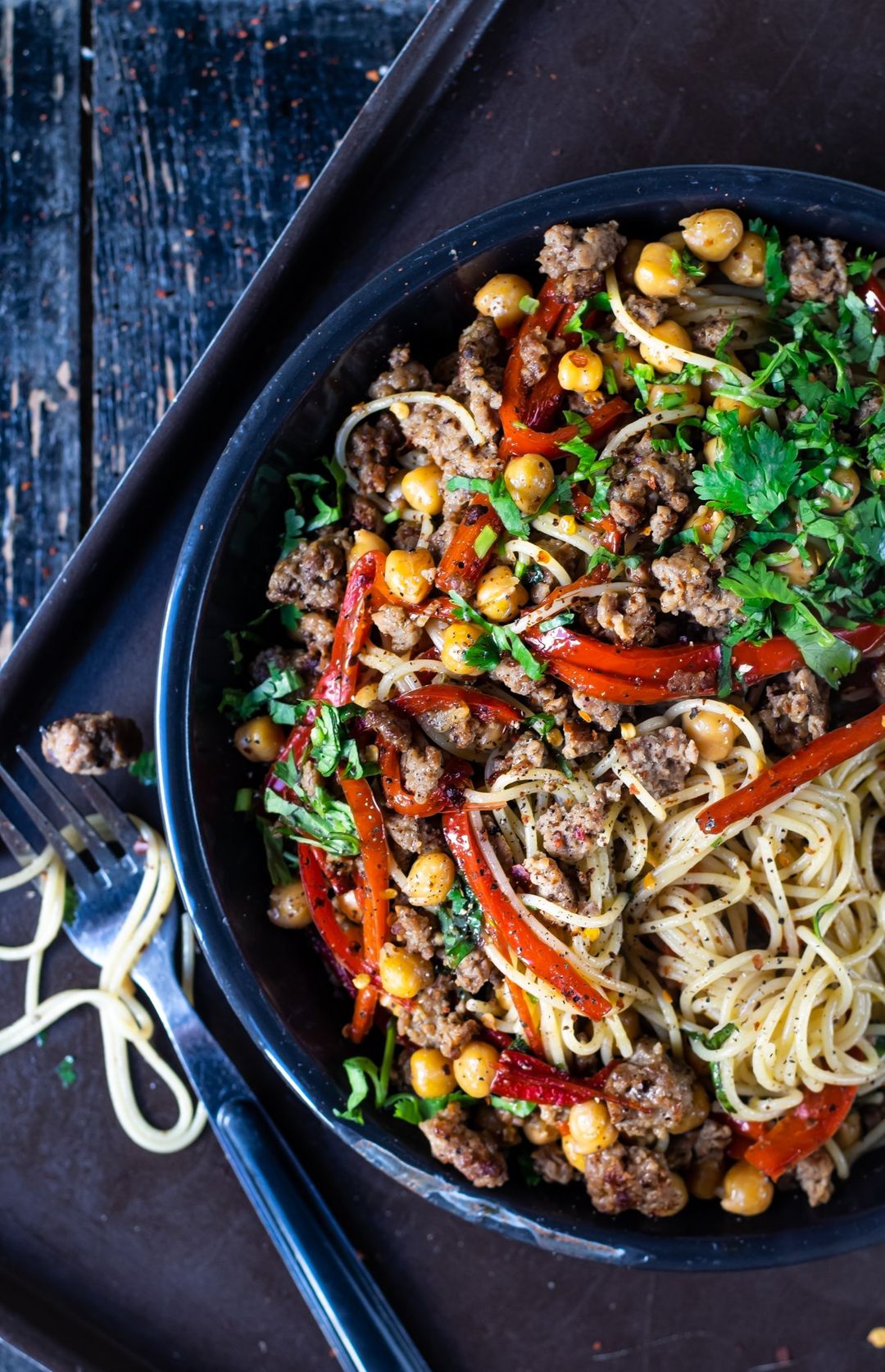 Spaghetti met look, gehakt en kikkererwten