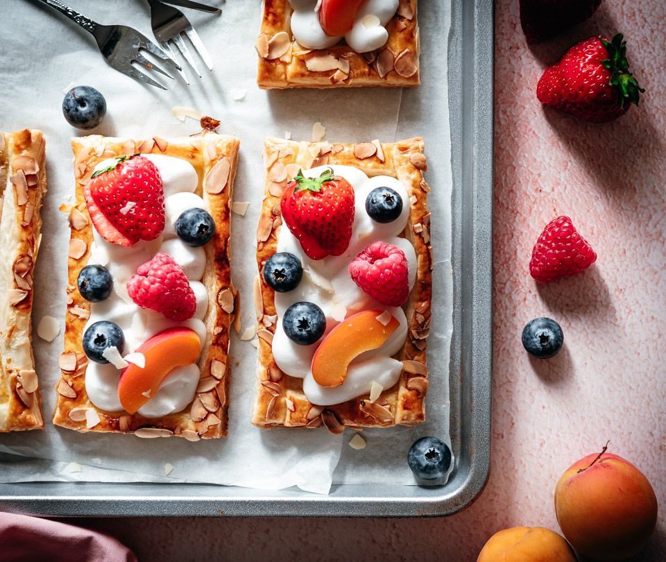 Bladerdeegtaartjes met fruit