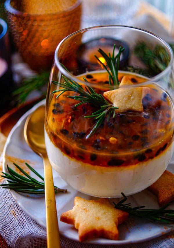 Panna cotta met kokos en passievrucht