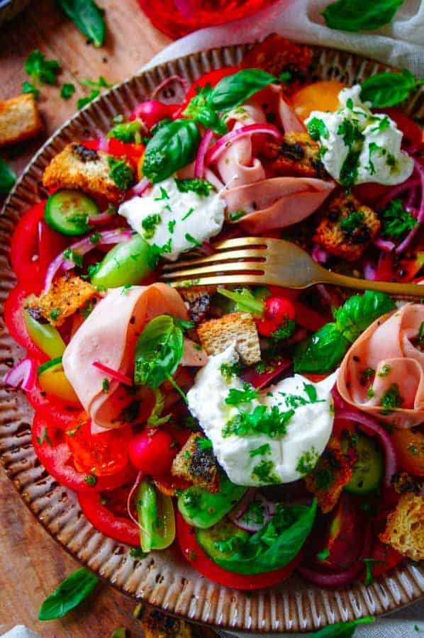 Carpaccio van tomaat met perzik, burrata en oregano pesto