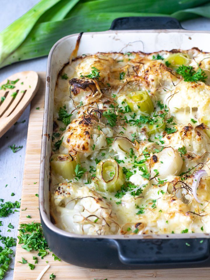 Gratin met bloemkool, prei en Gruyère kaassaus
