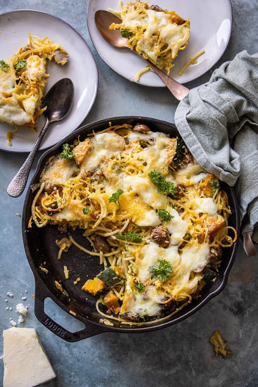 Spaghettitaart met pompoen en paddenstoelen