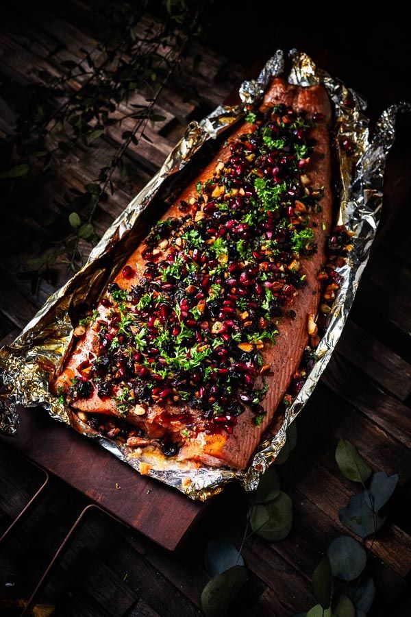 Feestelijke gerookte zalm met veenbessen tapenade