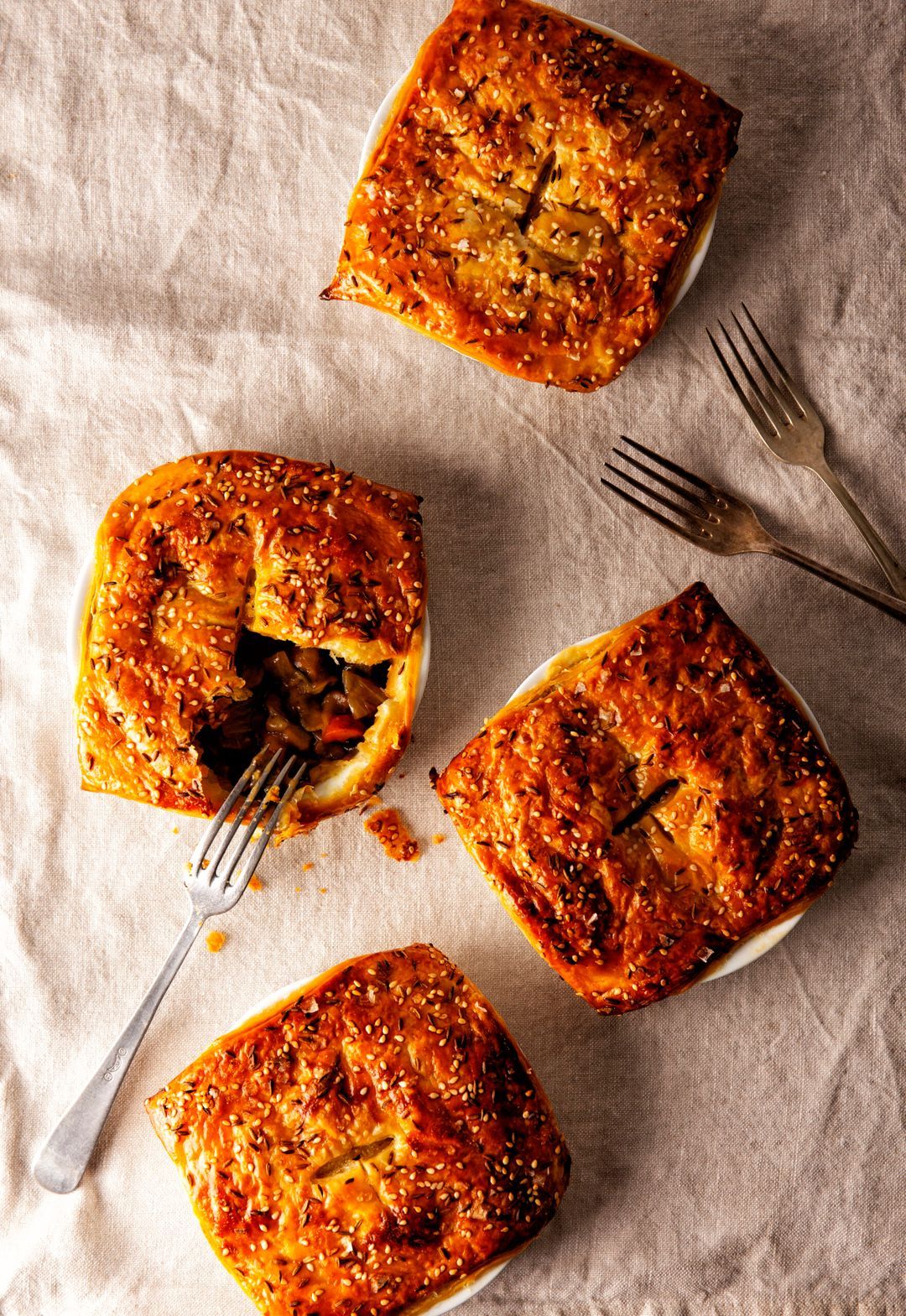 Pot pie met shiitakes, salie en bokbier