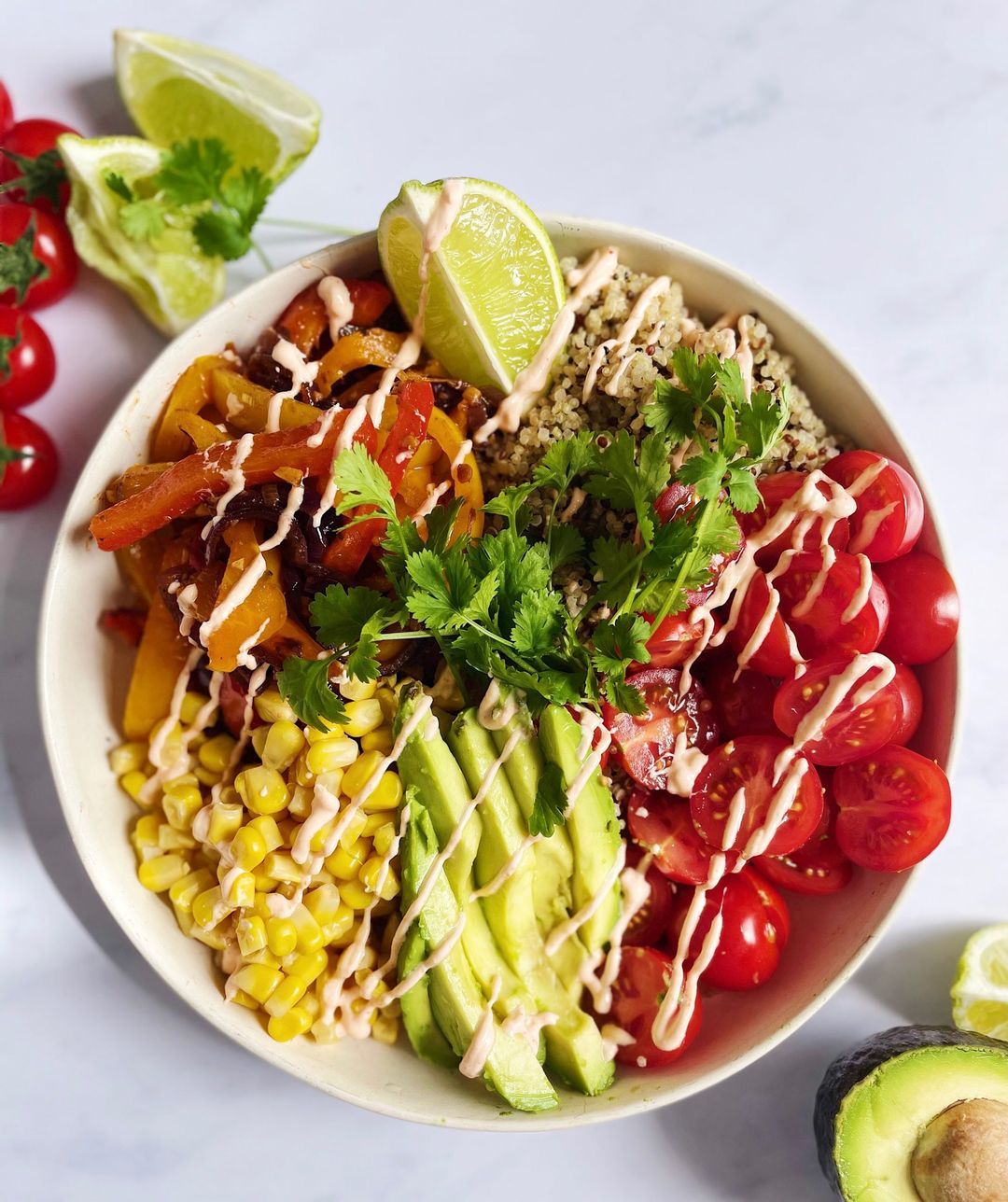 Mexicaanse quinoa salade bowl