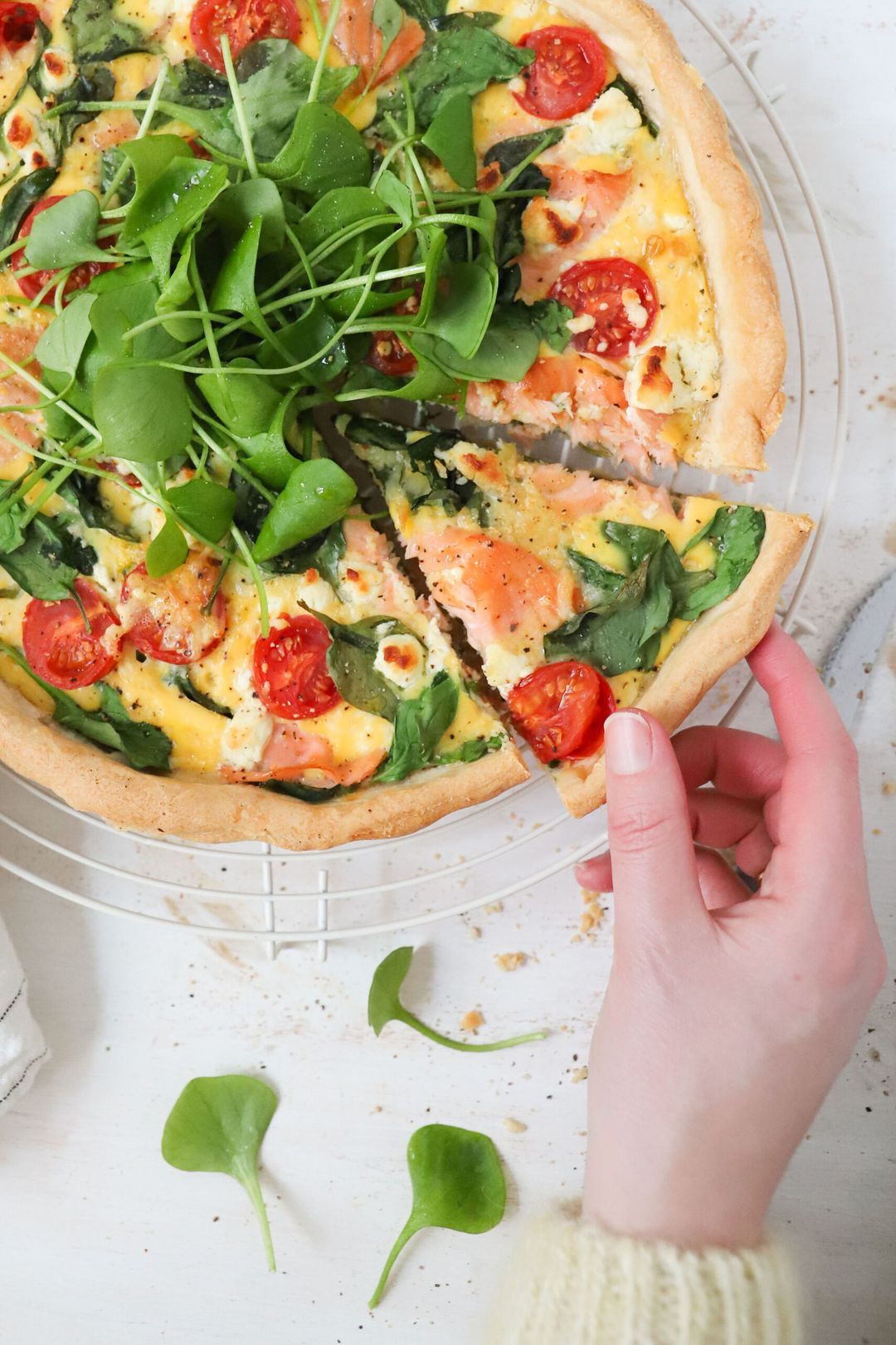Quiche met tomaatjes, zalm en winterpostelein