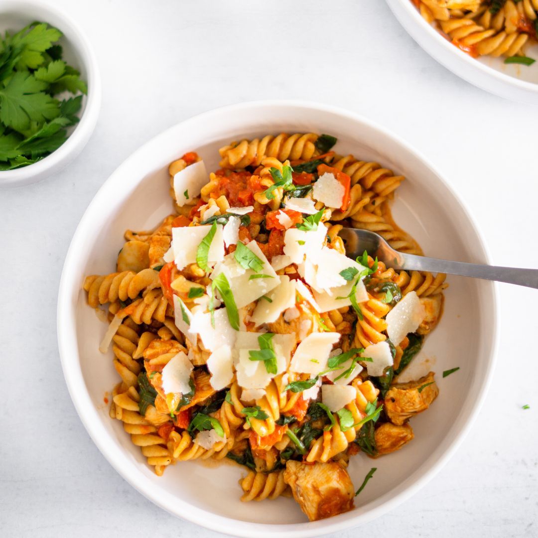 One pot pasta met kip en spinazie