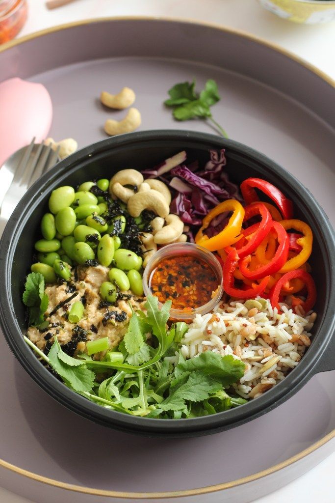 Lunchbowl met vegan tonijn