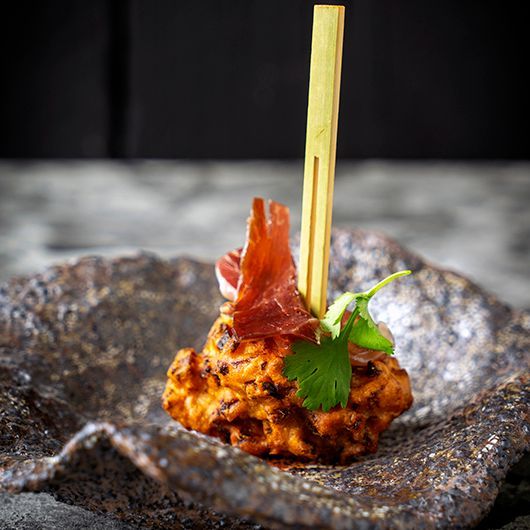 Daikon fritters met Jamón Ibérico
