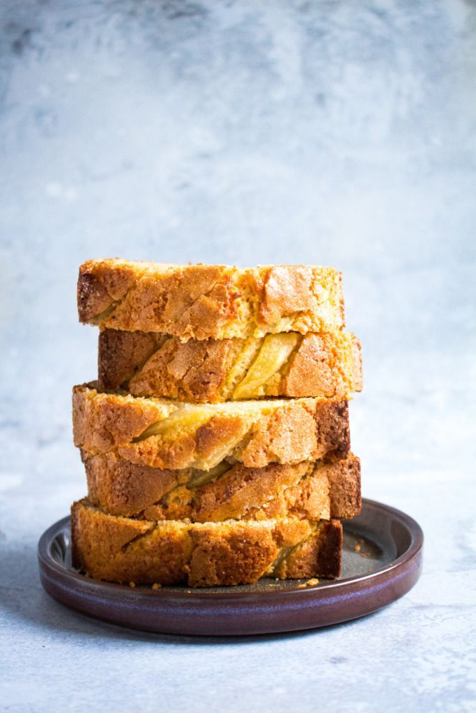 Kruidige perencake met Griekse yoghurt