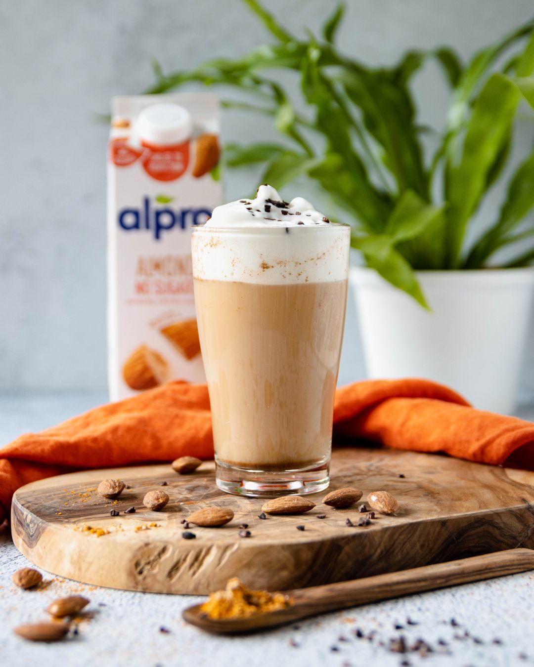 Suikerarm ontbijtje met chai latte