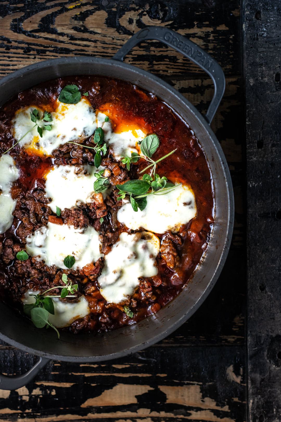 Bolognese met mozzarella uit de oven