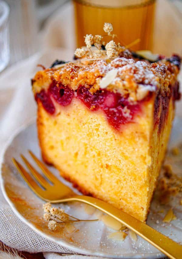 Crumble cake met kersen