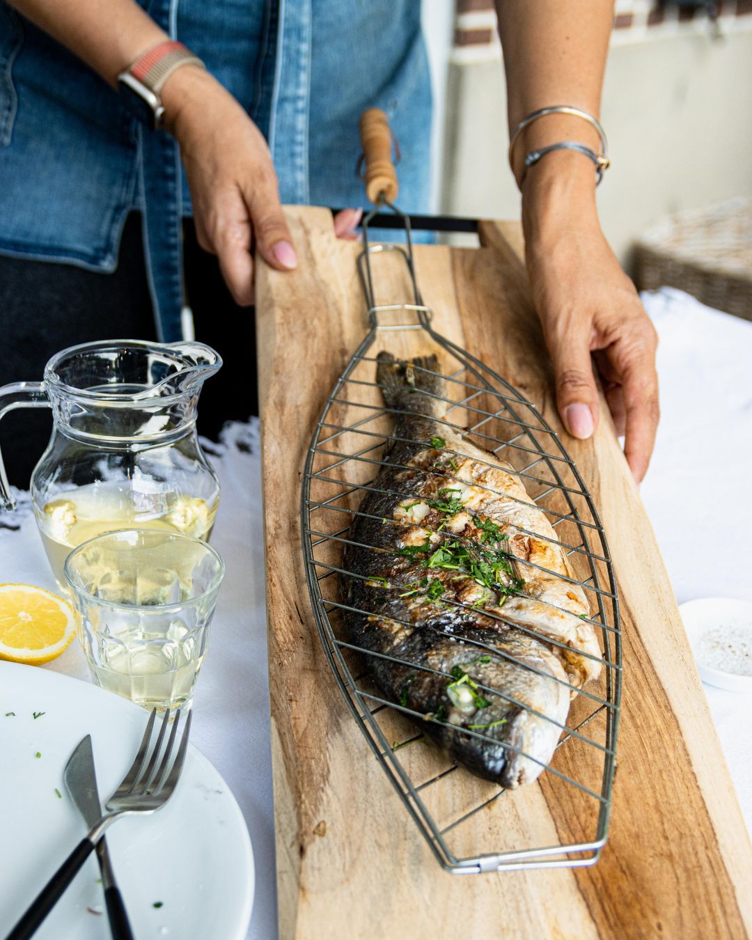 Gegrilde dorade van de bbq