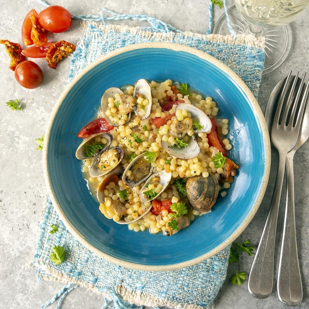 Minestra di fregula sarda con le vongole