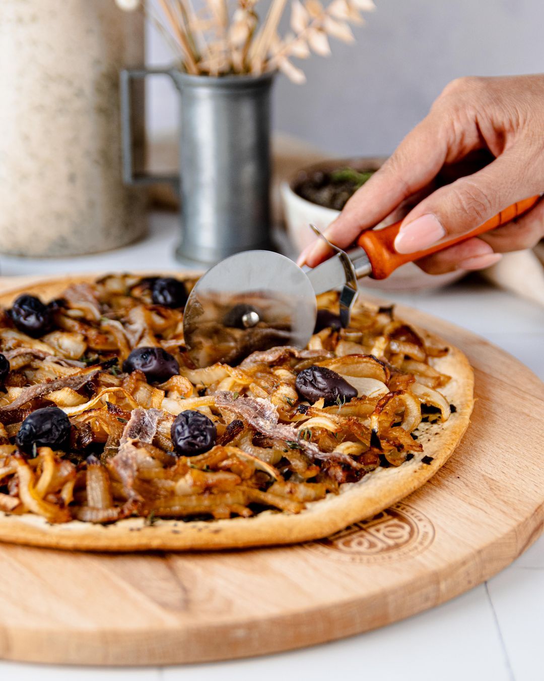 Pissaladière Niçoise met tapenade