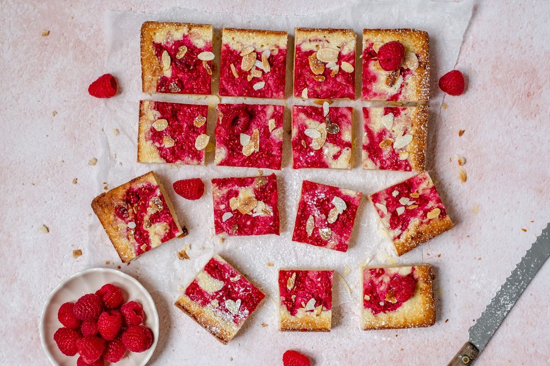 Gemakkelijk blondies recept met amandel en frambozen