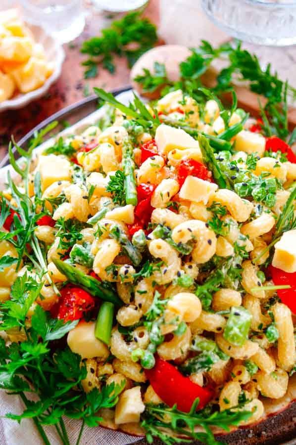 Pastasalade met asperges en kaas