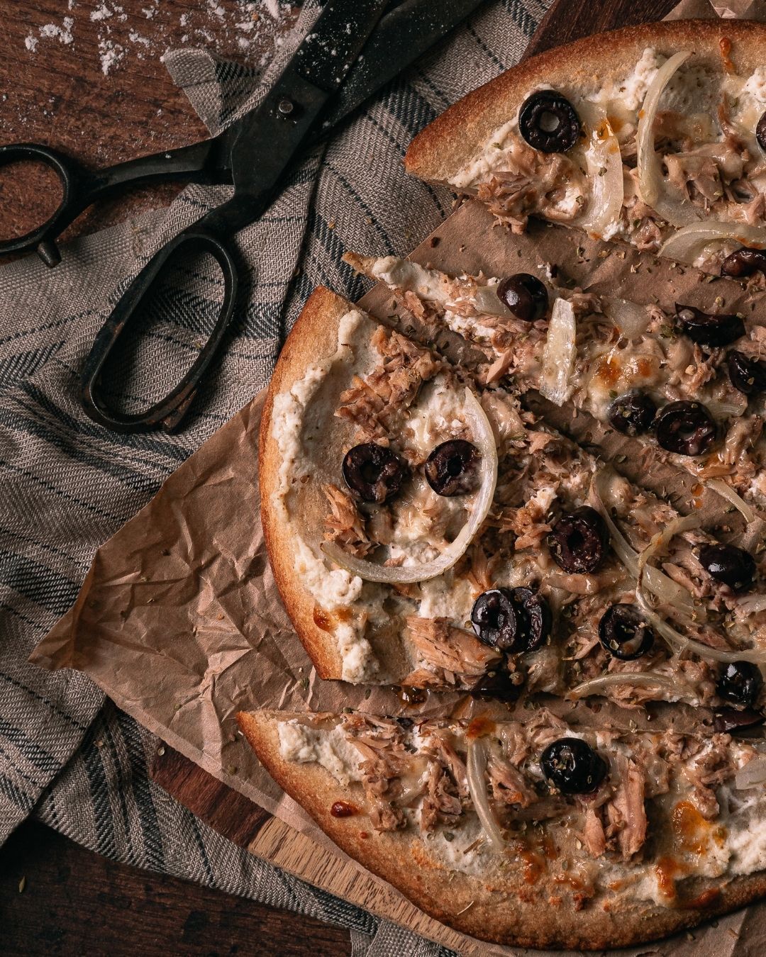 Supersimpele pizza met tonijn